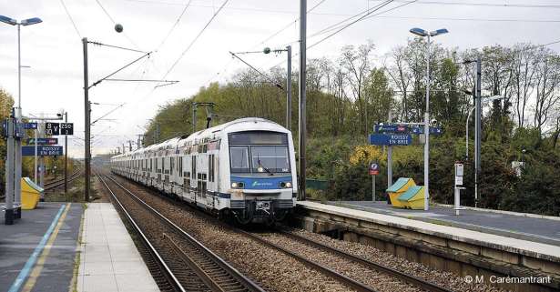 RER-E தொடரூந்து நிலையம் ஒன்றில் தகராறு ஒருவரின் கை துண்டிப்பு.