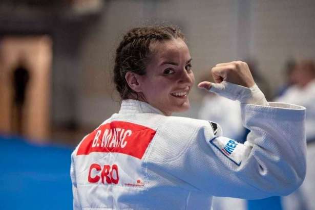 JO24' ஒலிம்பிக்கில் தங்கம் வென்ற judokate Barbara இன் தந்தைக்கு சிறை.