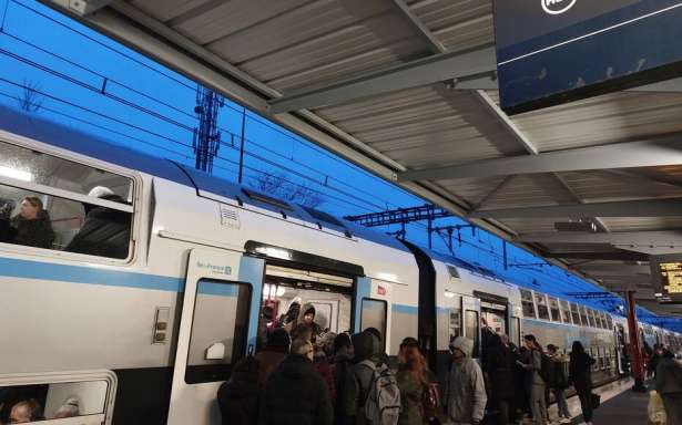 RER C தொடருந்தினை மூன்று தடவை தாமதப்படுத்திய ஒருவருக்கு சிறை!