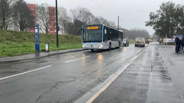 Cergy-Pontoise : பேருந்து சாரதிகள் வேலை நிறுத்தம்! - இழப்பீடு வழங்க உறுதி!!