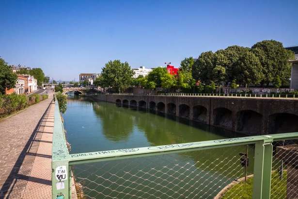 பரிஸ் : காவல்துறையினரிடம் இருந்து தப்பிக்க Canal Saint-Denis க்குள் பாய்ந்தவர் - மீட்பு!