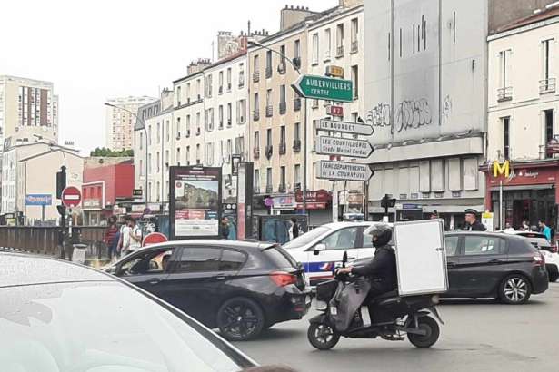 Seine-Saint-Denis : விற்பனையாளர் ஒருவரை நோக்கி துப்பாக்கியால் சுட்ட காவல்துறையினர்!!