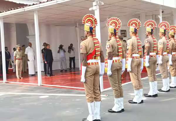 உரையை வாசிக்காமலே கவர்னர் வெளிநடப்பு ...