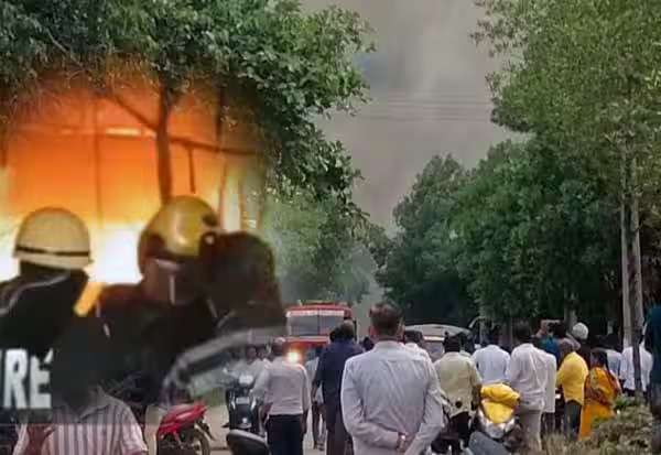 ஐதராபாத் கெமிக்கல் ஆலையில் டேங்கர் வெடித்து 10 பேர் பலி; 20 பேர் காயம்