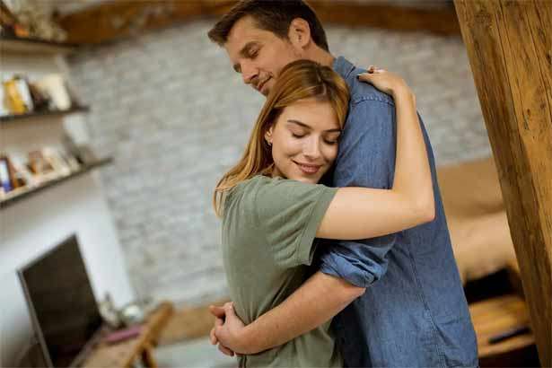 கணவன் மனைவி உறவுக்குள் இருக்க வேண்டியது காமமா ?? காதலா???