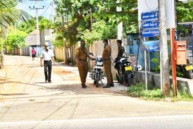 யாழில் கணவன் - மனைவி இணைந்து செய்த மோசமான செயல்