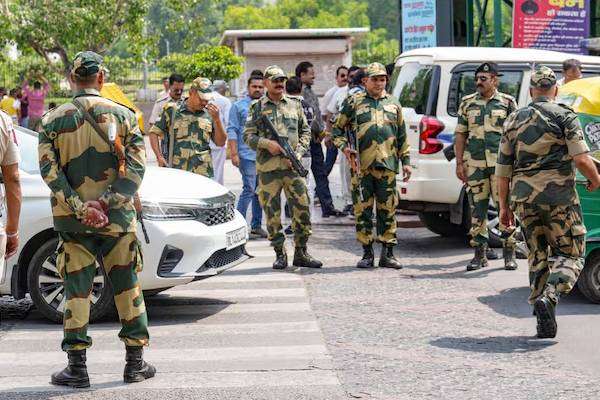 அதிகரிக்கும் தாக்குதல்…. தலைநகர் டெல்லியில் ஏர் சைரன் சோதனை