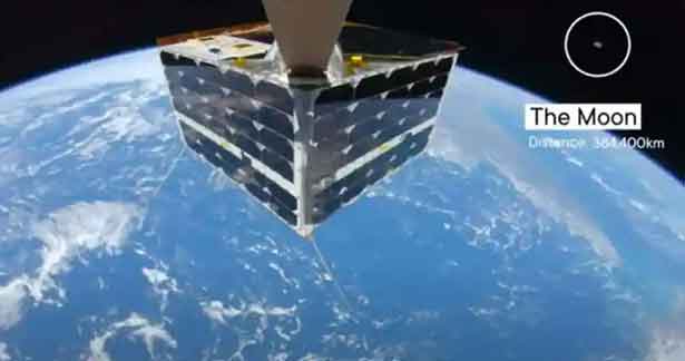  விண்வெளியில் Satellite எடுத்த செல்பி