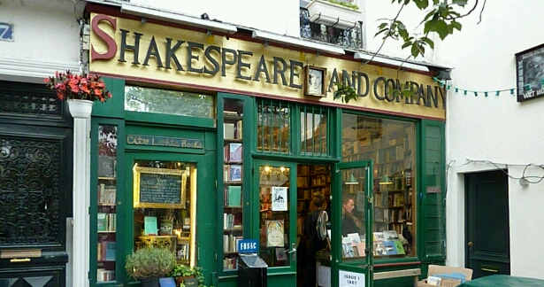 நூற்றாண்டைத் தொடும் Shakespeare and Company! - புத்தக கடை!! 