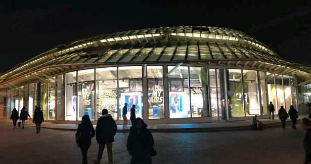 Gare de Châtelet - Les Halles உலகின் மிகப்பெரிய நிலக்கீழ் சுரங்கம் கொண்ட நிலையம்!!