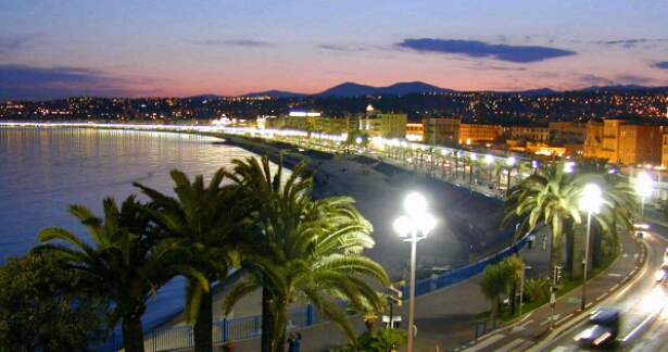 இரத்தக்கறையுடன் Promenade des Anglais !!