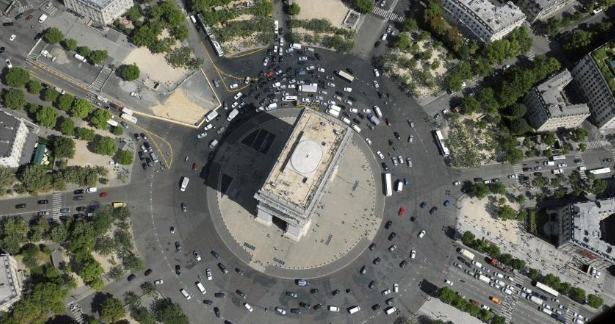 ஒவ்வொரு மூன்று கி.மீ தூரத்துக்கும் ஒரு Roundabouts!!